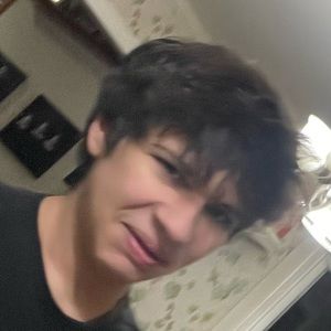 Meet your Posher, Adam